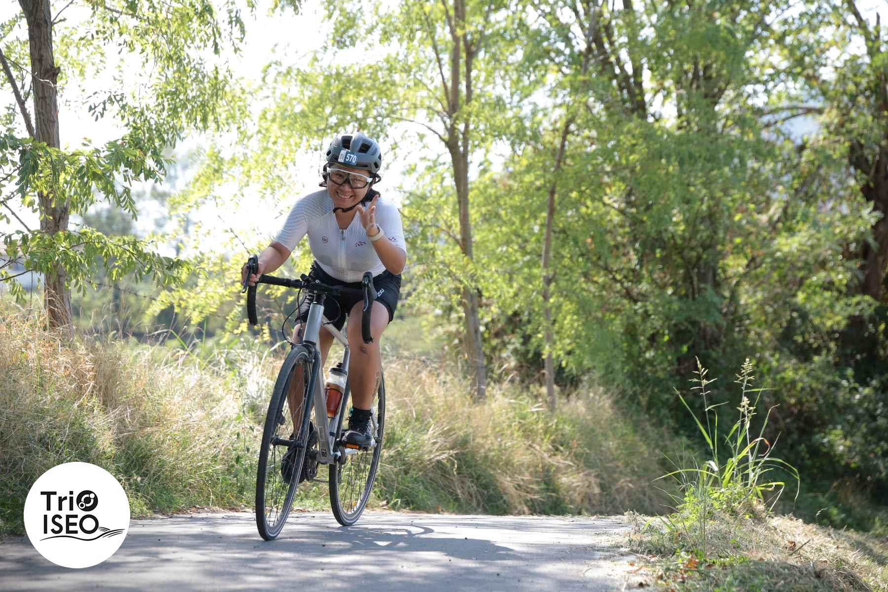 Xiyuan cycling at Lake Iseo